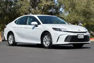 Toyota Camry 2025 AWD LE 4dr Sedán