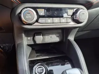 Nissan Versa 2025 SR 4dr Sedán