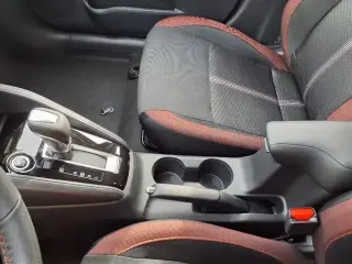 Nissan Versa 2025 SR 4dr Sedán