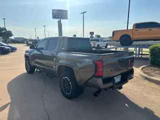 Toyota Tacoma 2024 4x2 TRD Sport 4p Cab doble 5.0 ft SB