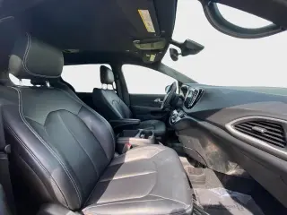 Chrysler Pacifica 2025 Select 4dr Mini-Van
