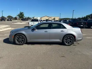 Chrysler 300 2017 AWD S 4dr Sedan