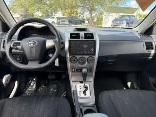 Toyota Corolla 2012 S 4p Sed 5M