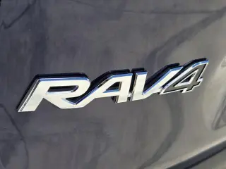 Toyota RAV4 2025 XLE Premium 4p SUV