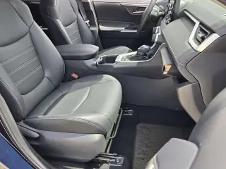 Toyota RAV4 2025 XLE Premium 4p SUV
