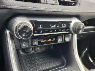 Toyota RAV4 2025 XLE Premium 4p SUV