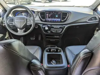 Chrysler Pacifica 2025 Select 4dr Mini-Van