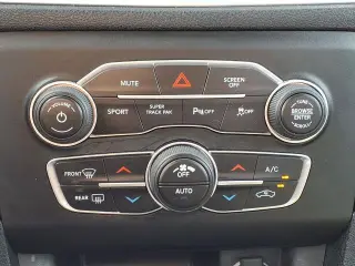 Dodge Charger 2019 AWD SXT 4dr Sedan