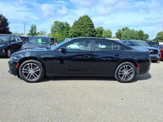 Dodge Charger 2019 AWD SXT 4dr Sedan