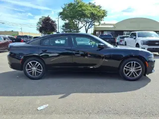 Dodge Charger 2019 AWD SXT 4dr Sedan