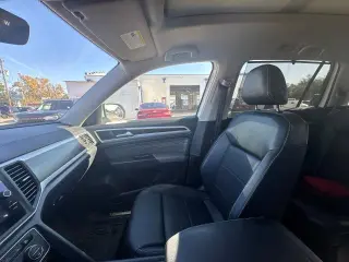Volkswagen Atlas 2021 V6 SE 4dr SUV con Tecnología (lanzamiento intermedio)