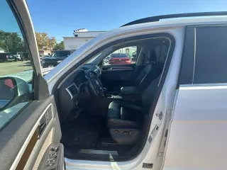 Volkswagen Atlas 2021 V6 SE 4dr SUV con Tecnología (lanzamiento intermedio)