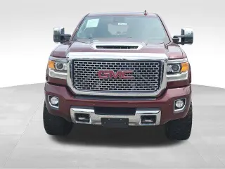 GMC Sierra 2500HD 2017 4x4 Denali 4dr Cabina de Tripulacion SB