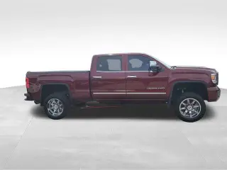 GMC Sierra 2500HD 2017 4x4 Denali 4dr Cabina de Tripulacion SB