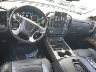 GMC Sierra 2500HD 2017 4x4 Denali 4dr Cabina de Tripulacion SB
