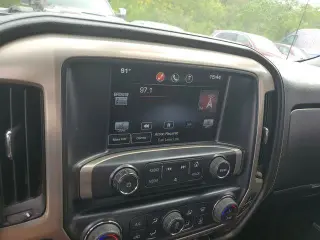 GMC Sierra 2500HD 2015 4x4 Denali 4dr Crew Cab SB
