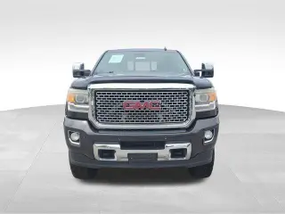 GMC Sierra 2500HD 2015 4x4 Denali 4dr Crew Cab SB
