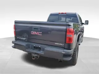 GMC Sierra 2500HD 2015 4x4 Denali 4dr Crew Cab SB