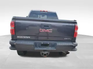 GMC Sierra 2500HD 2015 4x4 Denali 4dr Crew Cab SB