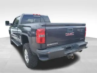 GMC Sierra 2500HD 2015 4x4 Denali 4dr Crew Cab SB