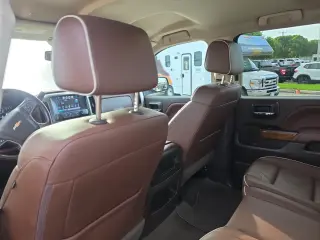 Chevrolet Silverado 1500 2018 4x2 High Country 4dr Crew Cab 5.8 ft. SB
