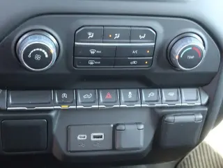 Chevrolet Silverado 1500 Limited 2022 4x2 Personalizado Cabina Dual Crew 4 puertas 5.8 pt. Cuadro corto