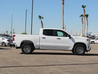 Chevrolet Silverado 1500 Limited 2022 4x2 Personalizado Cabina Dual Crew 4 puertas 5.8 pt. Cuadro corto