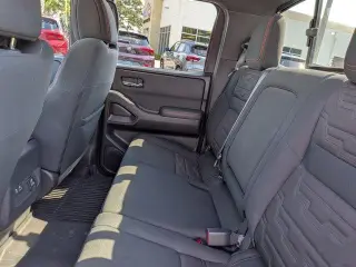 Nissan Frontier 2023 4x4 PRO-4X 4dr Crew Cab 5 ft. SB