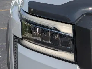 Nissan Frontier 2023 4x4 PRO-4X 4dr Crew Cab 5 ft. SB