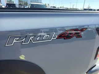 Nissan Frontier 2024 4x4 PRO-4X 4p Cab de Tripulante 5 ft. SB