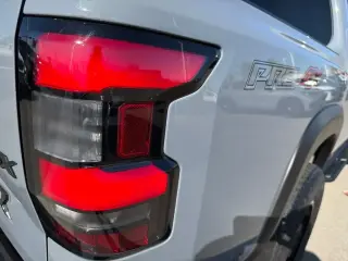 Nissan Frontier 2024 4x4 PRO-4X 4p Cab de Tripulante 5 ft. SB