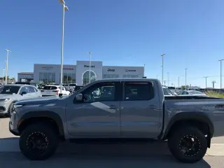 Nissan Frontier 2024 4x4 PRO-4X 4p Cab de Tripulante 5 ft. SB