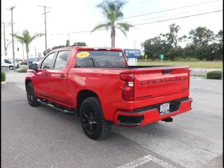 Chevrolet Silverado 1500 2024 4x2 Custom 4dr Crew Cab 5.8 ft. SB