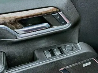 Chevrolet Silverado 1500 2023 4x4 RST 4p. Cabina de tripulação 5.8 ft. SB