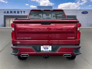 Chevrolet Silverado 1500 2023 4x4 RST 4p. Cabina de tripulação 5.8 ft. SB