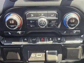 Chevrolet Silverado 1500 2020 4x2 LT cabina doble con 4 puertas, cama de 5.8 pies