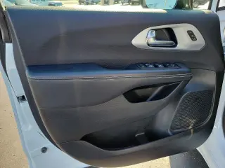 Chrysler Pacifica 2025 Limited 4p Minivan