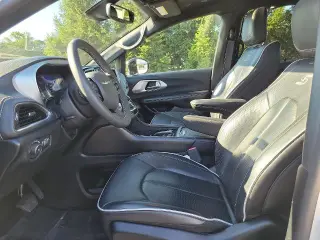 Chrysler Pacifica 2025 Limited 4p Minivan