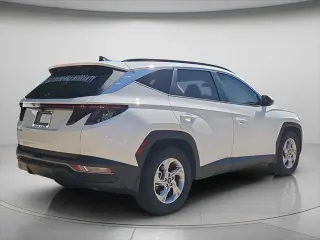 Hyundai TUCSON 2023 SEL SUV 4 puertas