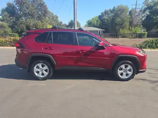 Toyota RAV4 XLE 2021 de 4 puertas SUV