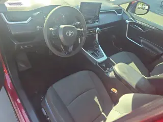 Toyota RAV4 XLE 2021 de 4 puertas SUV