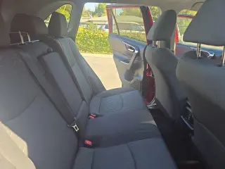 Toyota RAV4 XLE 2021 de 4 puertas SUV