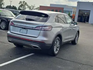Lincoln Nautilus 2023 4x4 Estándar SUV 4p