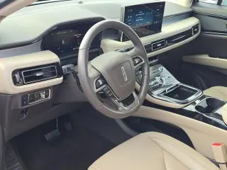 Lincoln Nautilus 2023 4x4 Estándar SUV 4p
