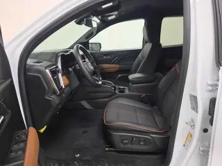 GMC Canyon 2024 4x4 AT4 4p Puertas Crew Cab Cabina Completa 5 ft. SB