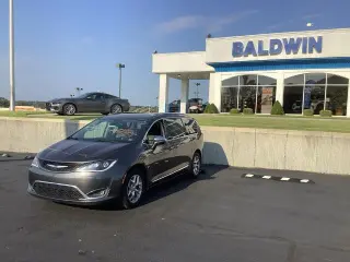 Chrysler Pacifica 2019 Limited Minivan de 4 puertas