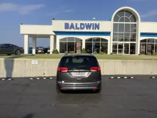 Chrysler Pacifica 2019 Limited Minivan de 4 puertas