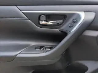 Nissan Altima 2018 2.5 SR 4dr Sedan