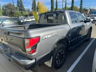 Nissan Titan 2021 4x4 PRO-4X 4p Crew Cab 5.6 ft. SB