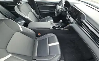 Toyota Camry 2025 SE 4dr Sedan